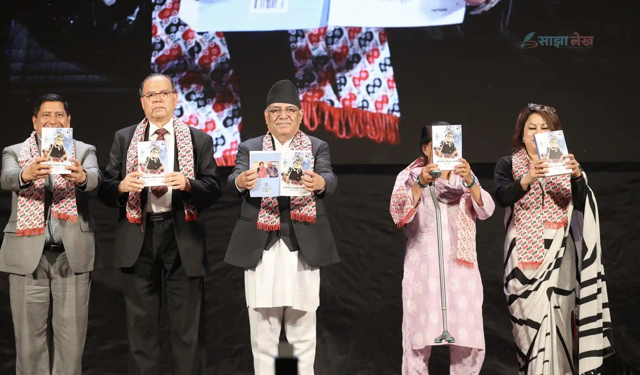 News article: टुहुरे क्रान्तिका नायक र जनताका गायक हुनुहुन्थ्योः प्रधानमन्त्री दाहाल